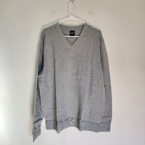 Gap Mens V-neck Sweater in Gray size XL NWT